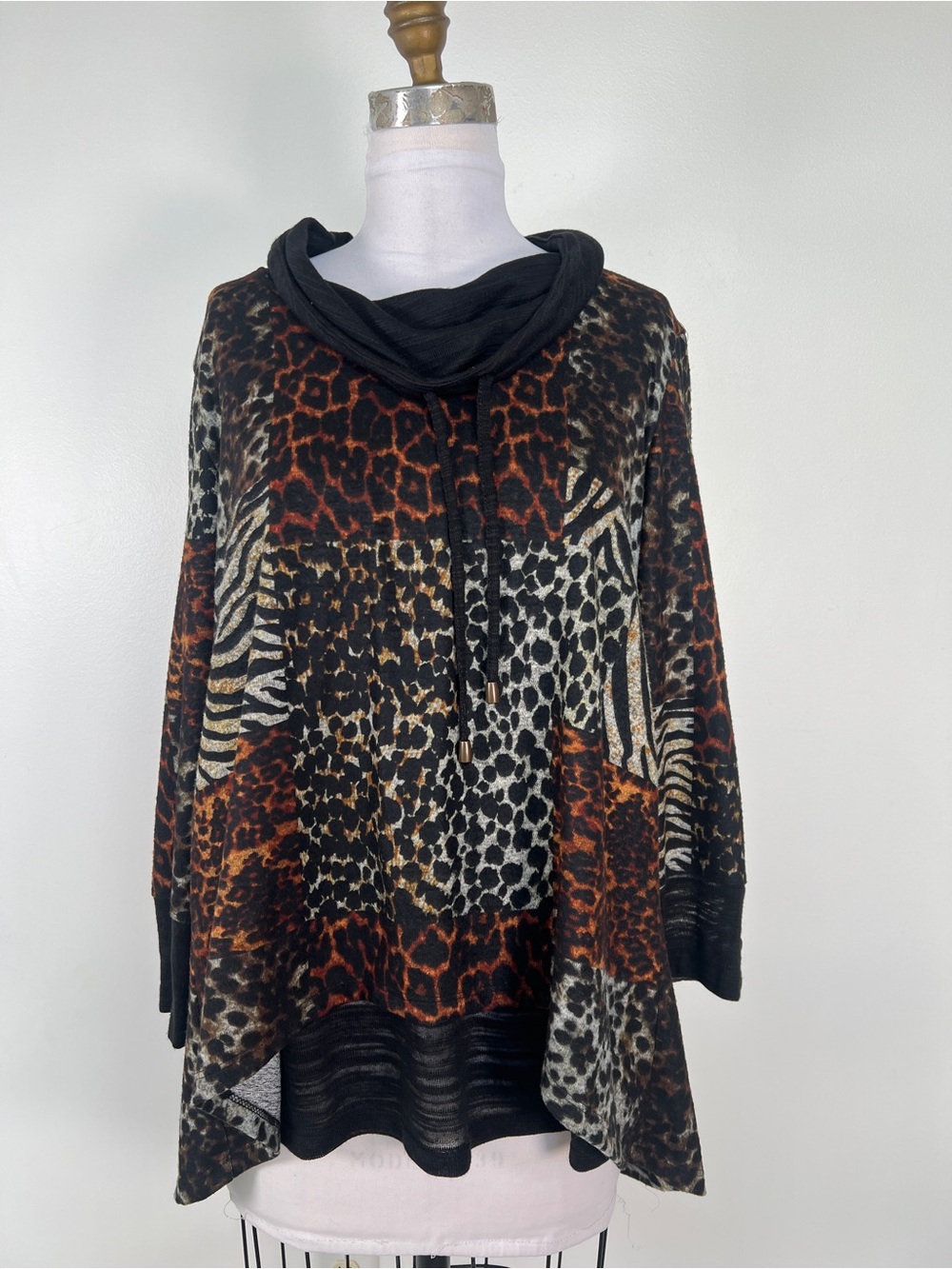 Ali Miles Leopard Top Tunic Shirt Size Large Like NEW!